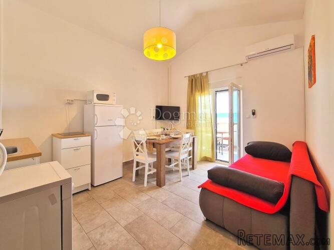 Kuća s 8 apartmana spremna za turistički najam - 7