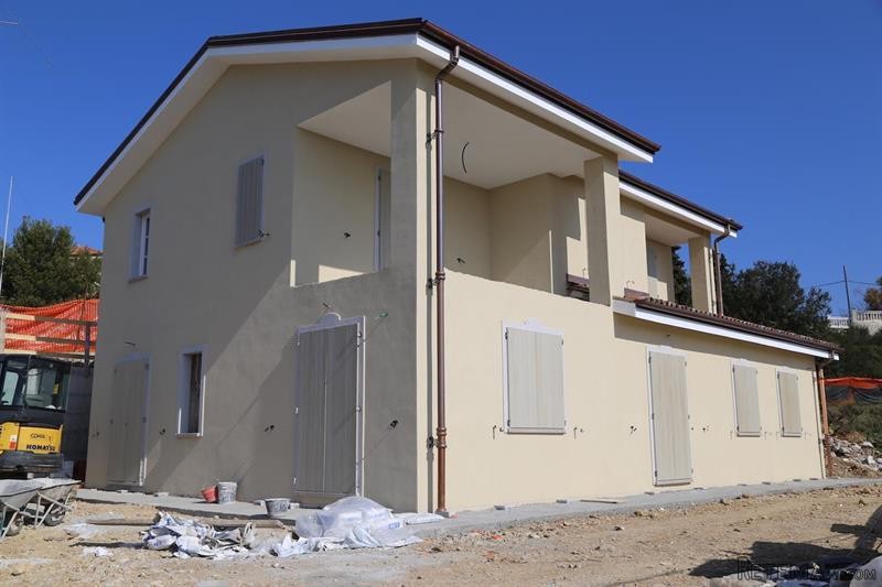 4 bedroom Villa For Sale: Camporosso - 2