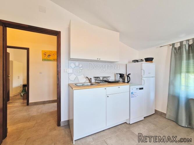Kuća s 8 apartmana spremna za turistički najam - 8