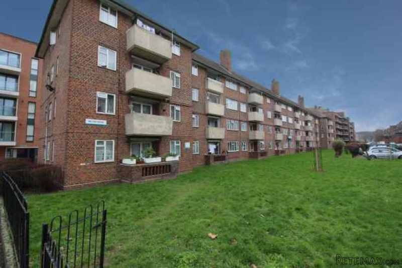 2 bedroom, Flat house for sale