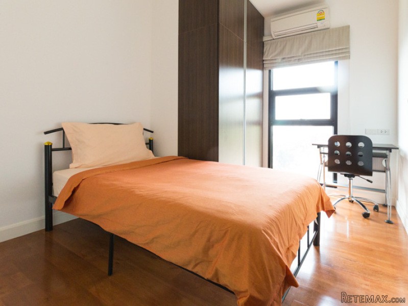 New 2-bedroom sea view condo at top.. - 2