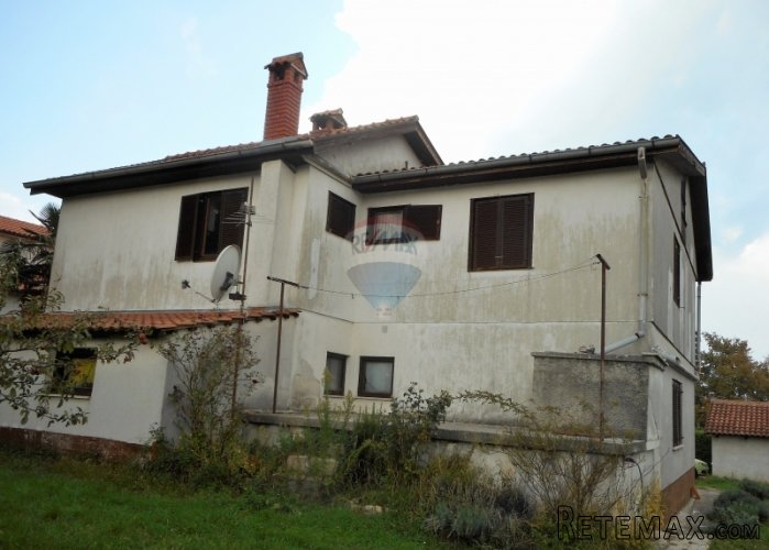 PAZIN: SAMOSTOJEĆA KUĆA SA VELIKOM OKUĆNICOM - 3