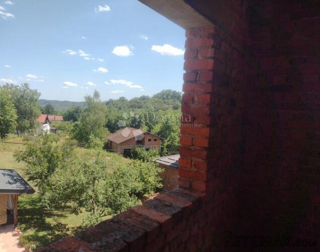 Nadomak bazena u Toplicama, sunčana lokacija