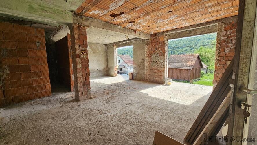 Gorski Kotar, Vrbovsko, Kuća sa 800 m2 okućnice - 2