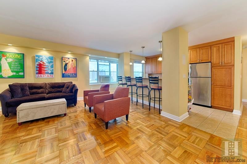 1 bedroom Apartment For Sale: 573 GRAND..