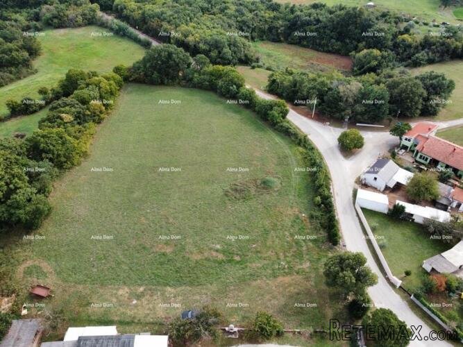 Prodaje se građevinsko zemljište površine 3785 m2 - 3