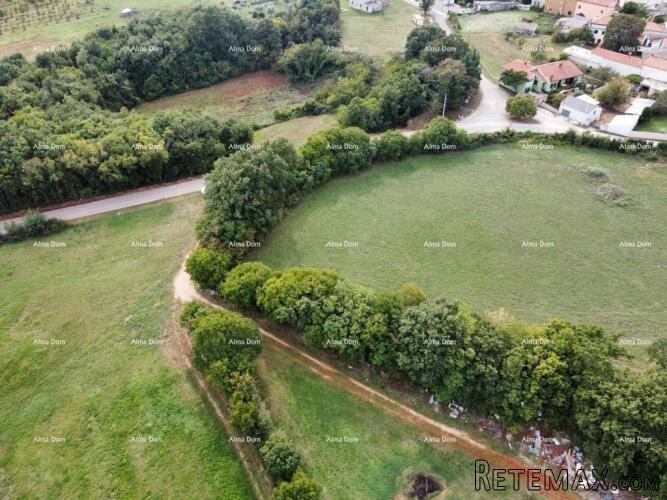 Prodaje se građevinsko zemljište površine 3785 m2 - 4