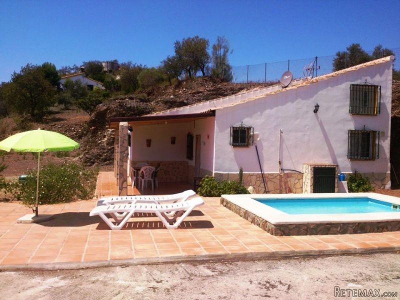 2 bedroom, 1 bathroom Finca/Country..