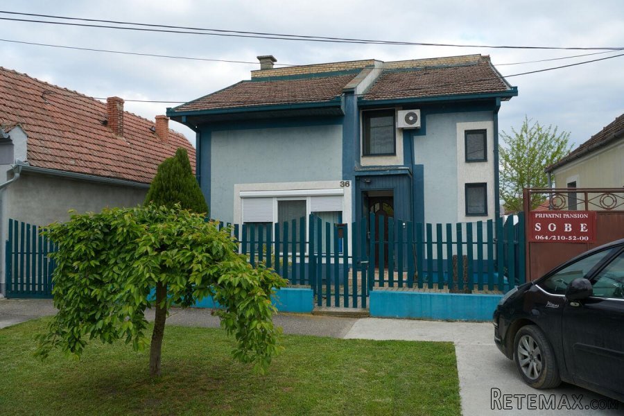 Sarmantna kuca u sarmantnom gradicu na prodaju