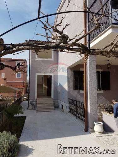 PRODAJE SE KUĆA U MIRNOM NASELJU - 2