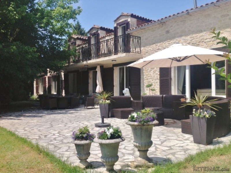 Large country hideaway with stunning..