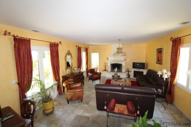 4 Bedroom Villa With Double Garden.. - 2