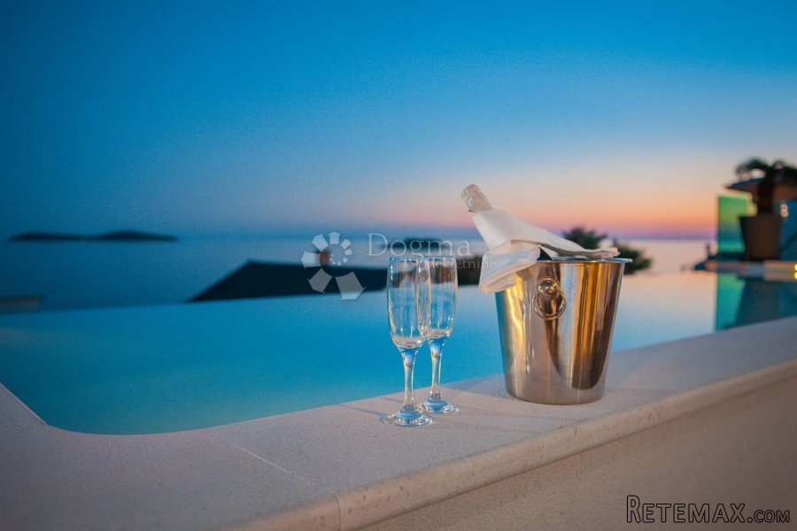 VILLA SA BAZENOM U ROGOZNICI, PRILIKA! - 7