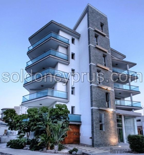 3 Bedrooms - Apartment - Larnaca - For..