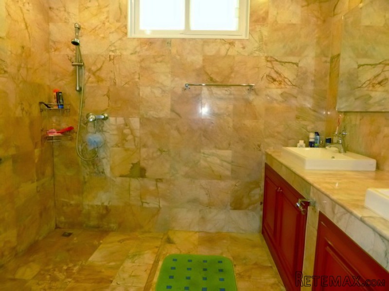 3 bedroom pool house on generous plot.. - 2