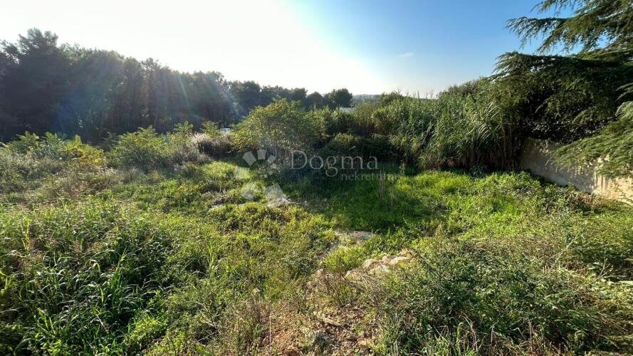 Građevinsko zemljište Veli Vrh, Pula - 2365m2 - 2