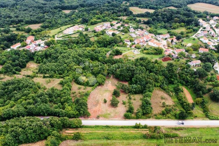 Građevinsko zemljište na kraju naselja - 3