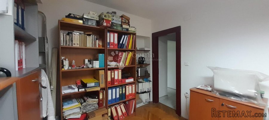 RIJEKA KORZO, ATRAKTIVAN PROSTOR - 3