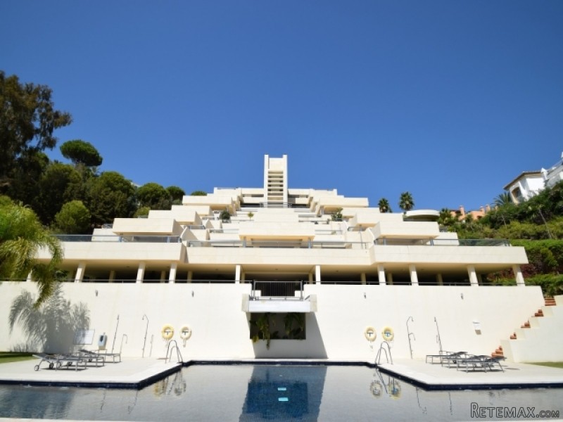 2 Bedroom Apartment For Sale In Los..