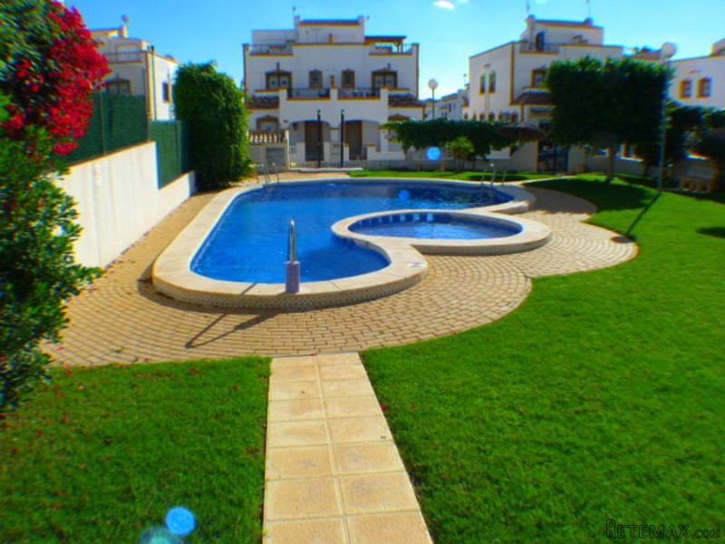 2 Bedrooms - House - Alicante - For Sale