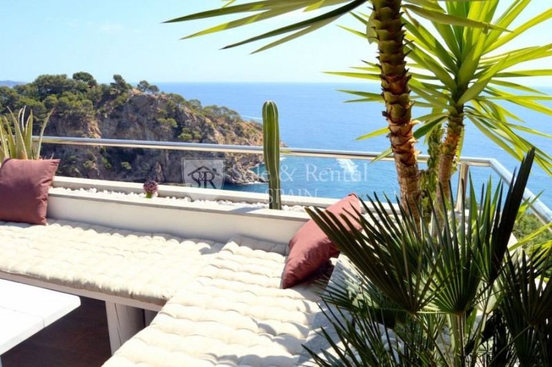 Apartment With Wonderful Sea Views In..