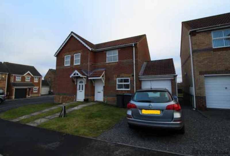 2 bedroom, Semi-detached House house..