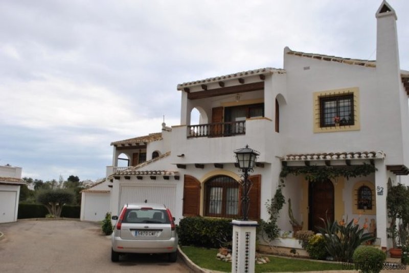 3 Bedrooms - Villa - Alicante - For Sale