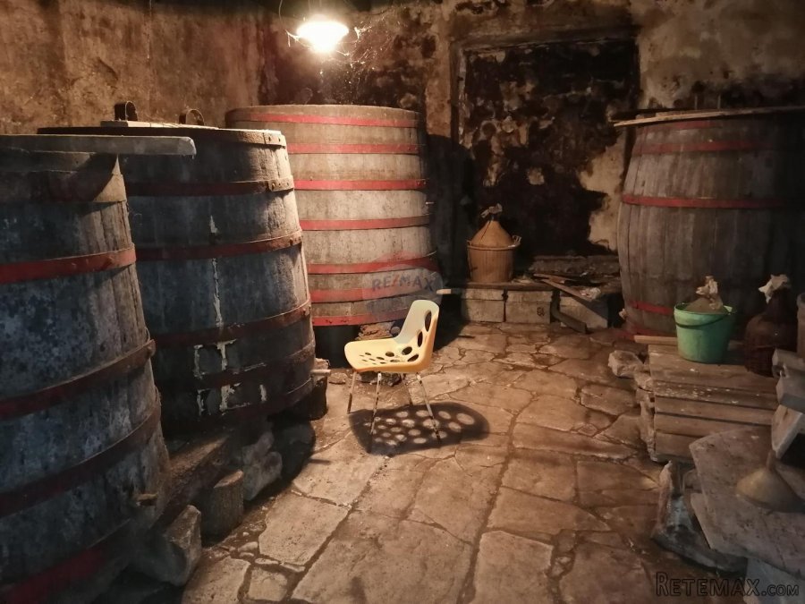 Istra, Višnjan, dvije kuće za adaptaciju - 9