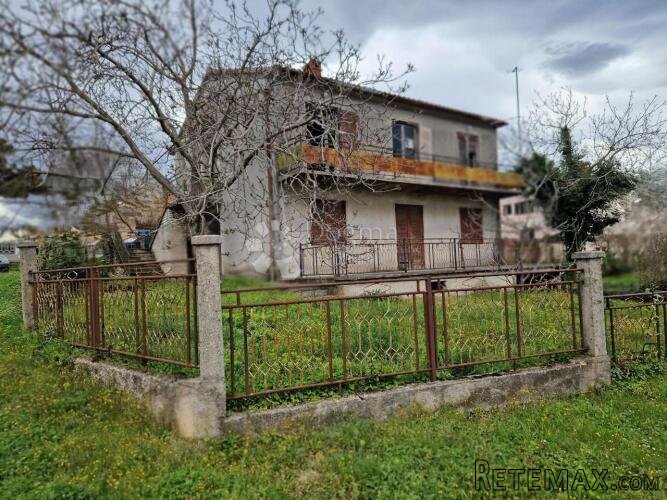 OBITELJSKA KATNICA ZA RENOVACIJU NA TOP LOKACIJI!