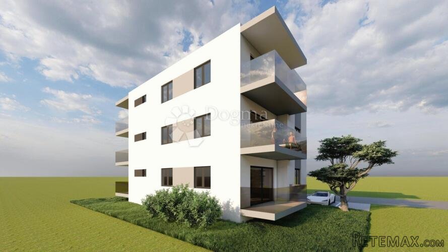 TOP PRILIKA – NOVOGRADNJA, LUKSUZNI STAN NA 200 m OD MORA –
