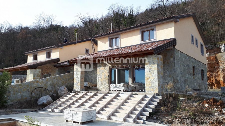 Poljane, dvojna kuća s bazenom, pogled na more
