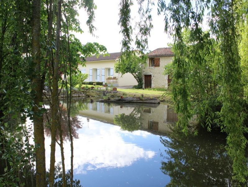 Pretty Villa Set On 17 Hectares Of Land..
