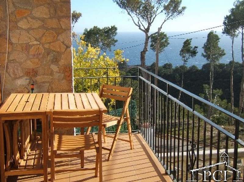 Terraced house with lovely sea views.. - 2