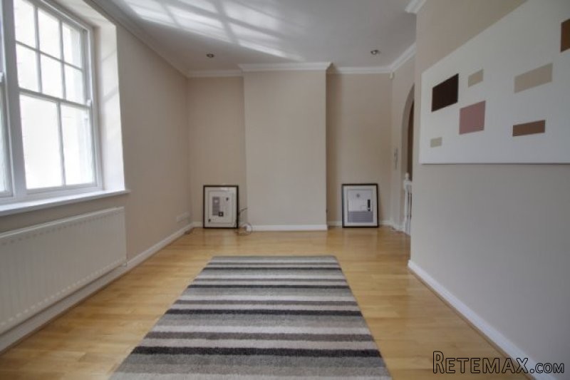 2 bedroom, Flat house for sale - 2