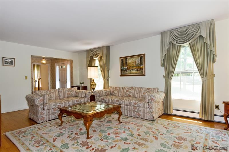 4 bedroom House For Sale: 11 Paxford.. - 2
