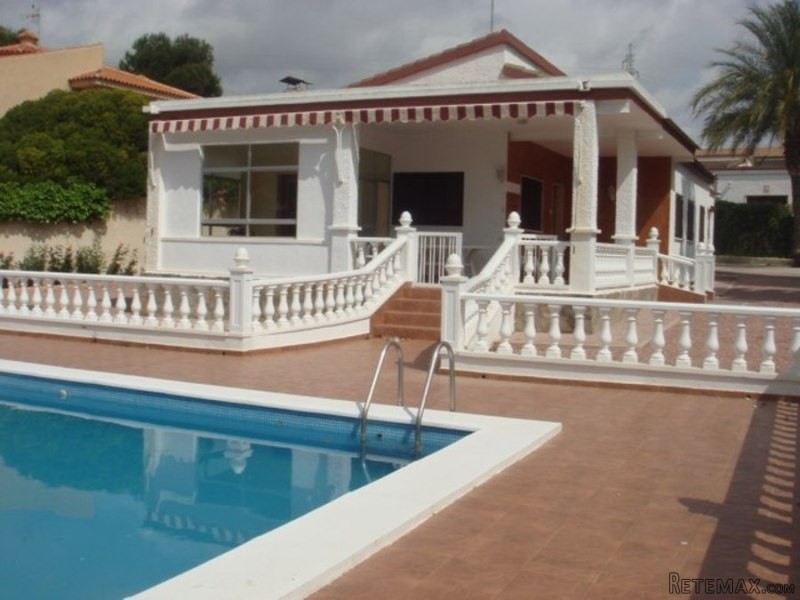 5 Bedrooms - Villa - Alicante - For Sale
