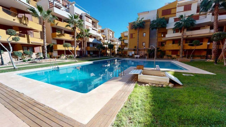 Hermoso apartamento en planta baja ubicado en la..