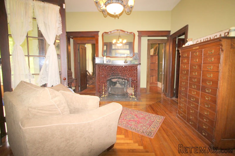 5 bedroom House For Sale: 43 Chute Bear.. - 2