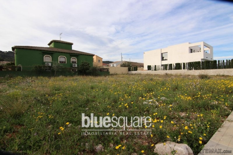 Good size plot with open views