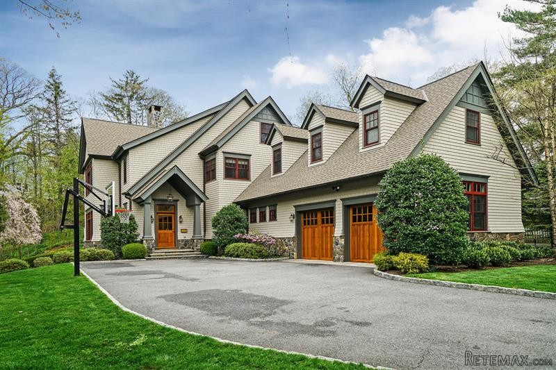 5 bedroom House For Sale: 205 Grace..