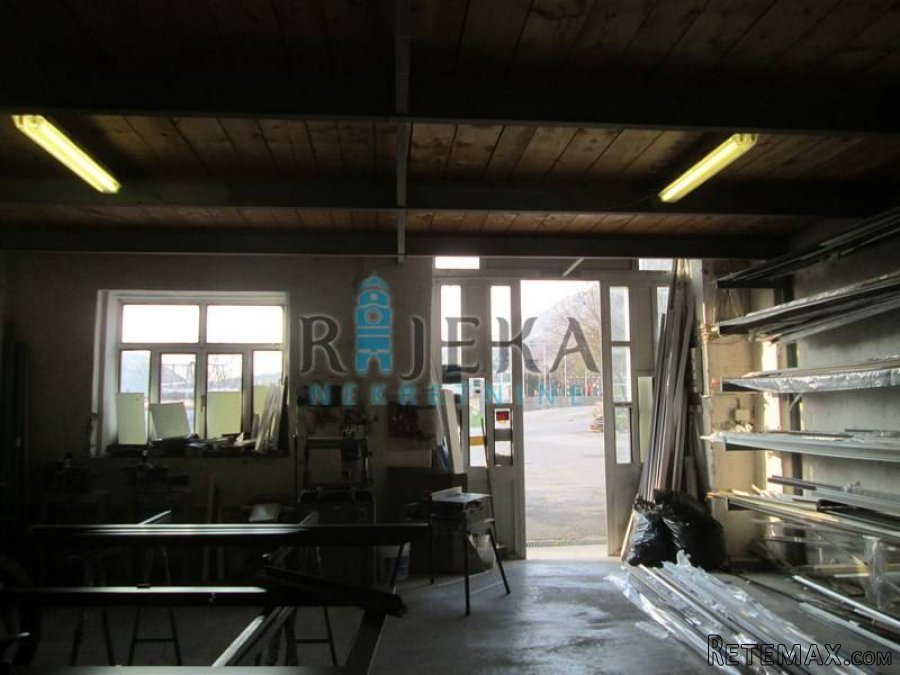Bribir- hala 148m2 s uredima + predprostor PRILIKA! - 2
