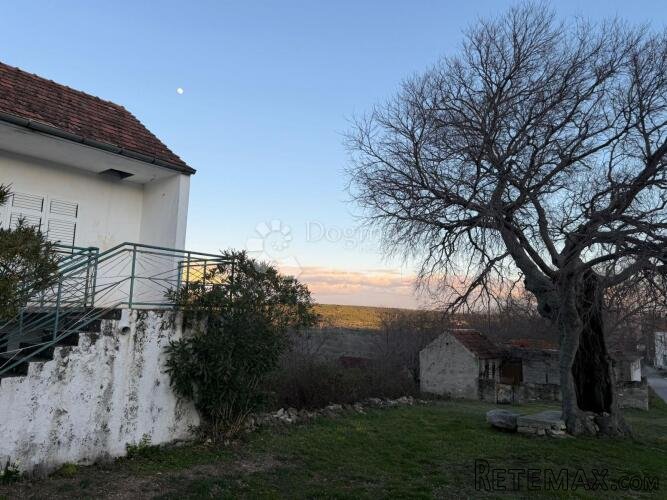 Prilika! Samostojeća kuća s dvorištem – Sonković kod Skradin - 2