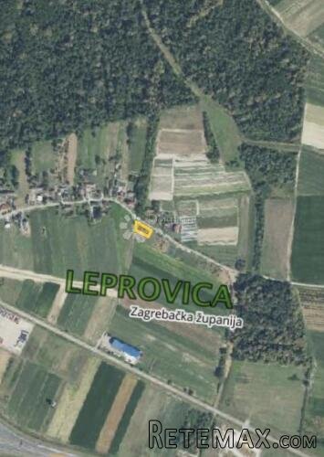 Prostrana građevna parcela u zelenoj oazi - 2