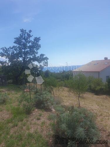 Teren na atraktivnoj lokaciji - 2