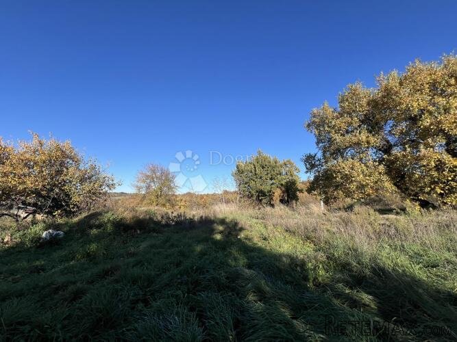 GRAĐEVINSKO ZEMLJIŠTE SA GRAĐEVINSKOM DOZVOLOM - 3