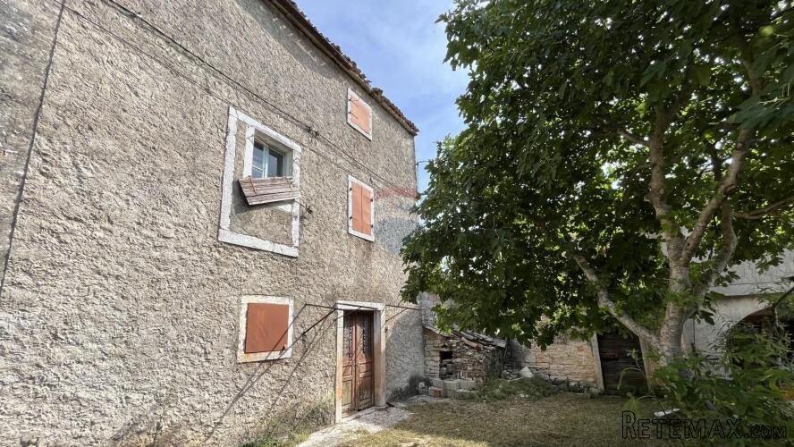 Višnjan - okolica, kamena kuća u nizu sa 300 m2 okućnice - 3