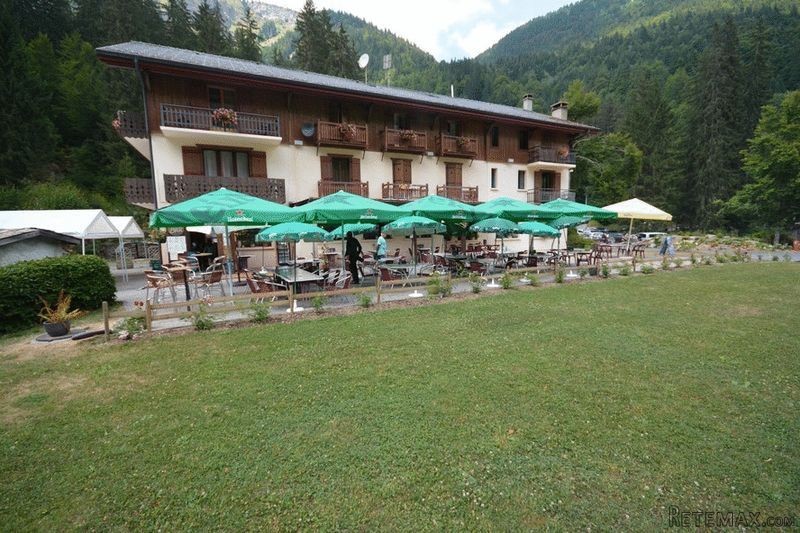 18 Ensuite Bedroom Hotel With Bar..