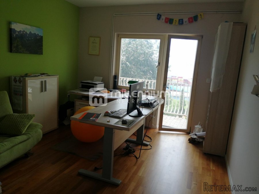 Rijeka, Krimeja, 3-sobni stan s db, balkon i dvorište - 7
