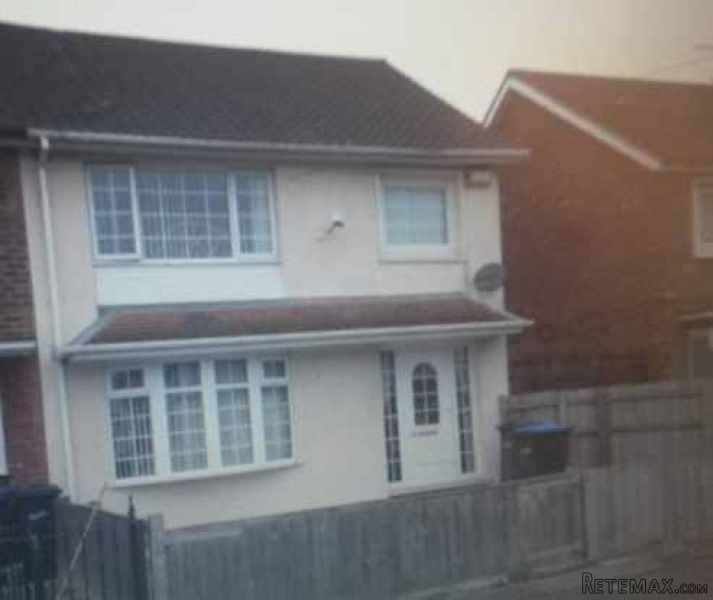 3 bedroom, End Of Terrace House house..