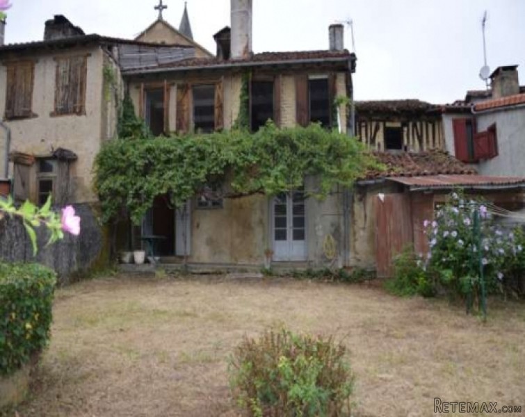 400 yr old town house with orignal.. - 2